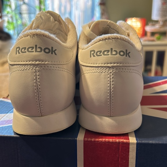 🩷HOST PICK🩷Reebok Princess White Classic Women US 9 1/2 Brand New in Box - Picture 7 of 16